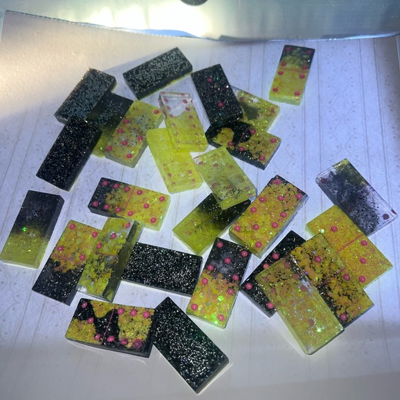 Dominos - Picture 6 of 6